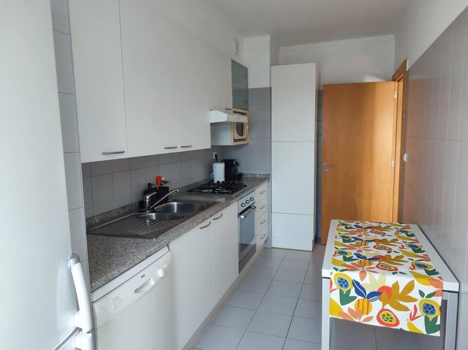 Apartment Near Airport & Citycenter Free Parking Lisboa Exterior foto